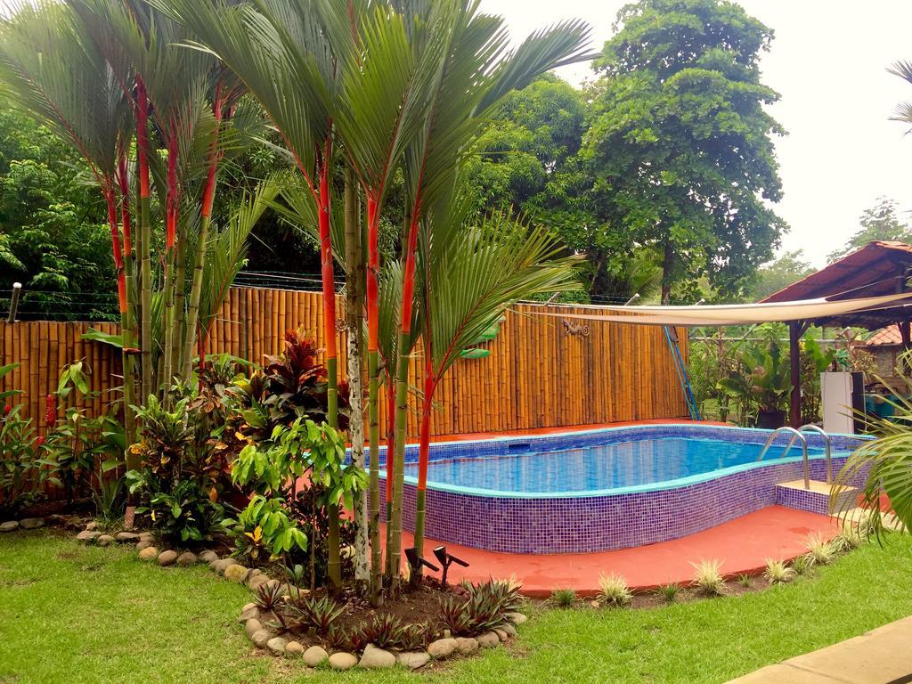 Cabinas D'Val Hotel Uvita Exterior photo